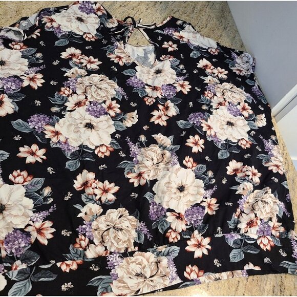 New! Torrid Size 1X Super Soft Knits Black Floral Cold Shoulder Top Rayon Blend - Picture 12 of 13